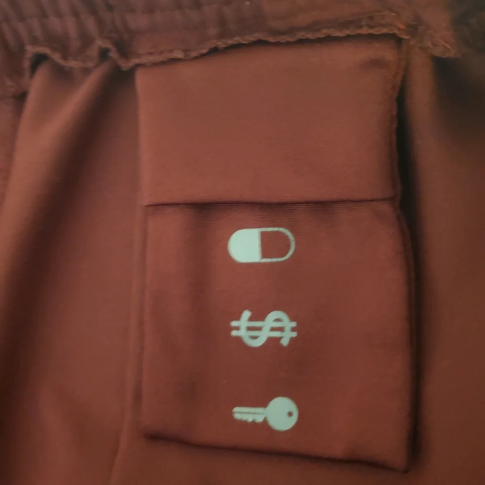 FIGS Men's Scrub Joggers M Burgundy Tansen Slim Fit Pockets Ribbed Ankle Cuff